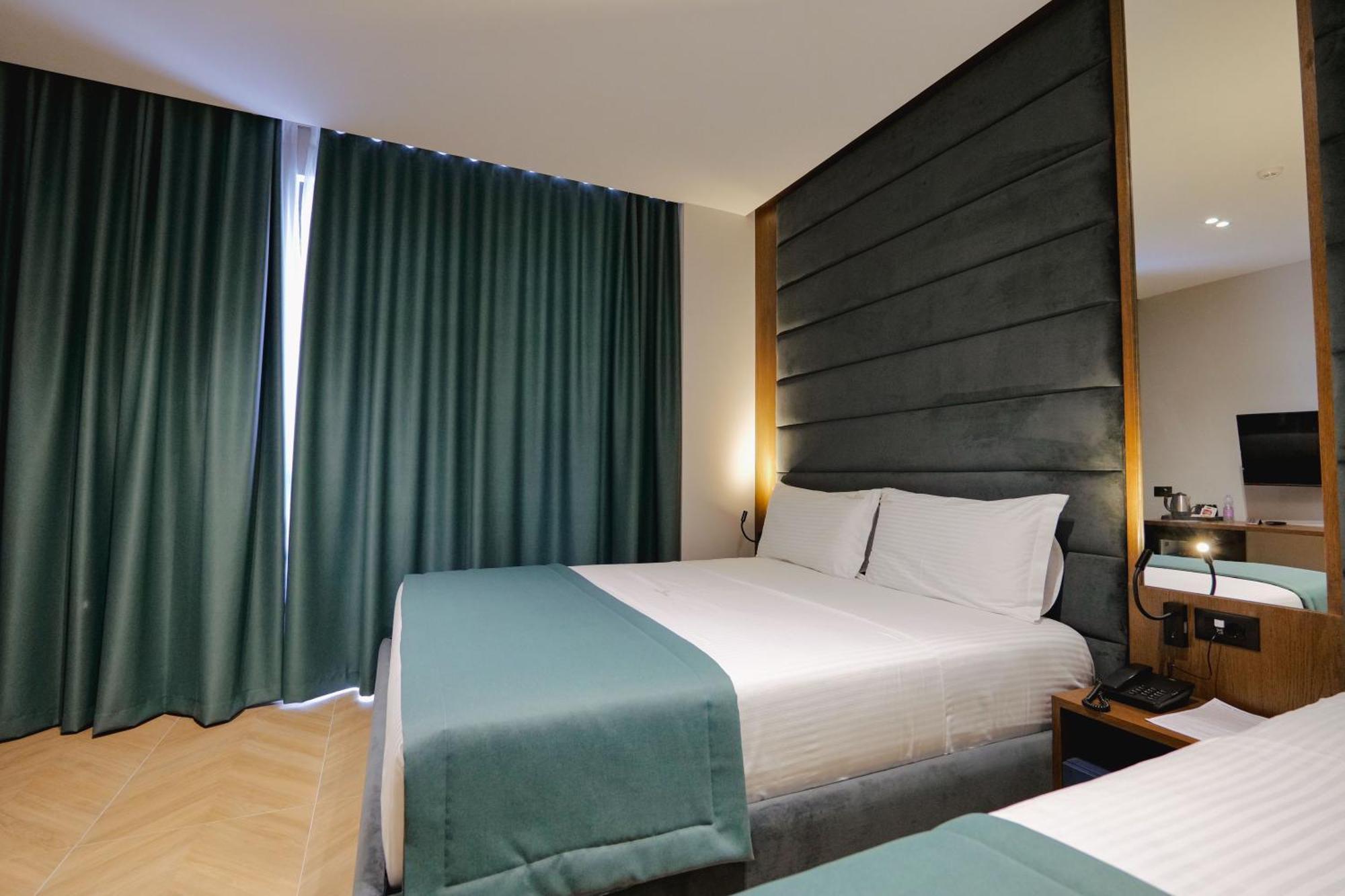 Duka'S Hotel Ksamil Extérieur photo